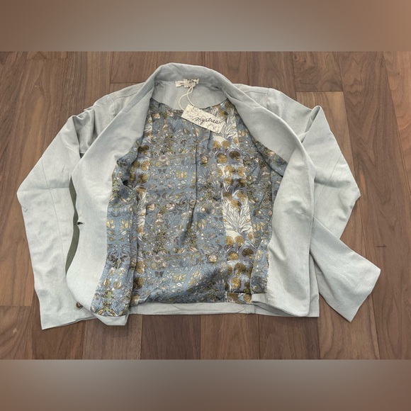 Mystree Soft Gray Women's Blazer - Picture 6 of 9